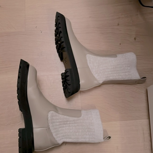 LAFAYETTE 148 NEW YORK leather and cashmere Womens Beige Stretch Clarence Boots - Picture 3 of 8